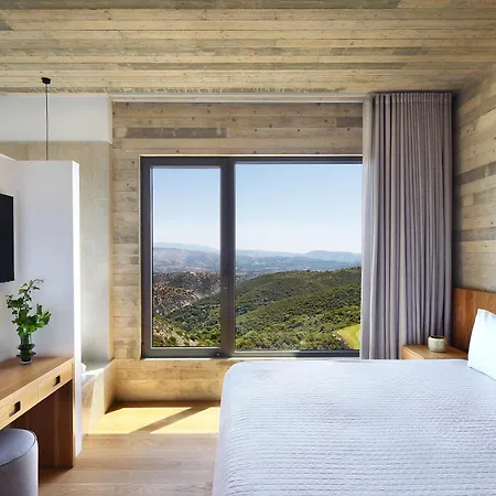 Minthis منتجع Tsadha