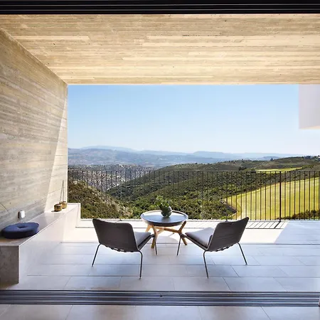 Resort Minthis Tsadha