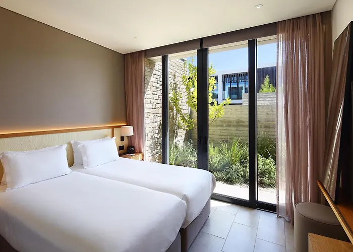 Minthis אתר נופש 5*