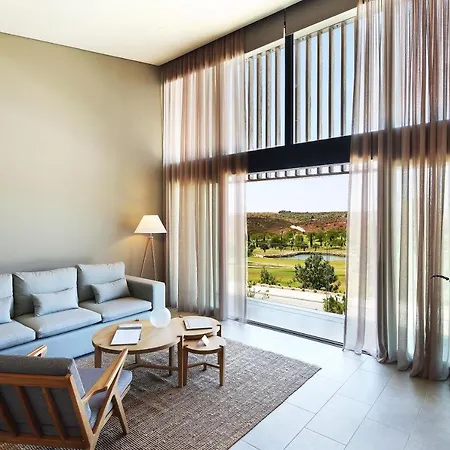 Resort Minthis