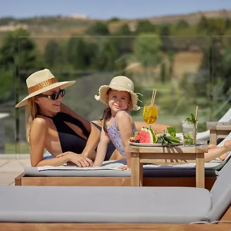 Resort Minthis